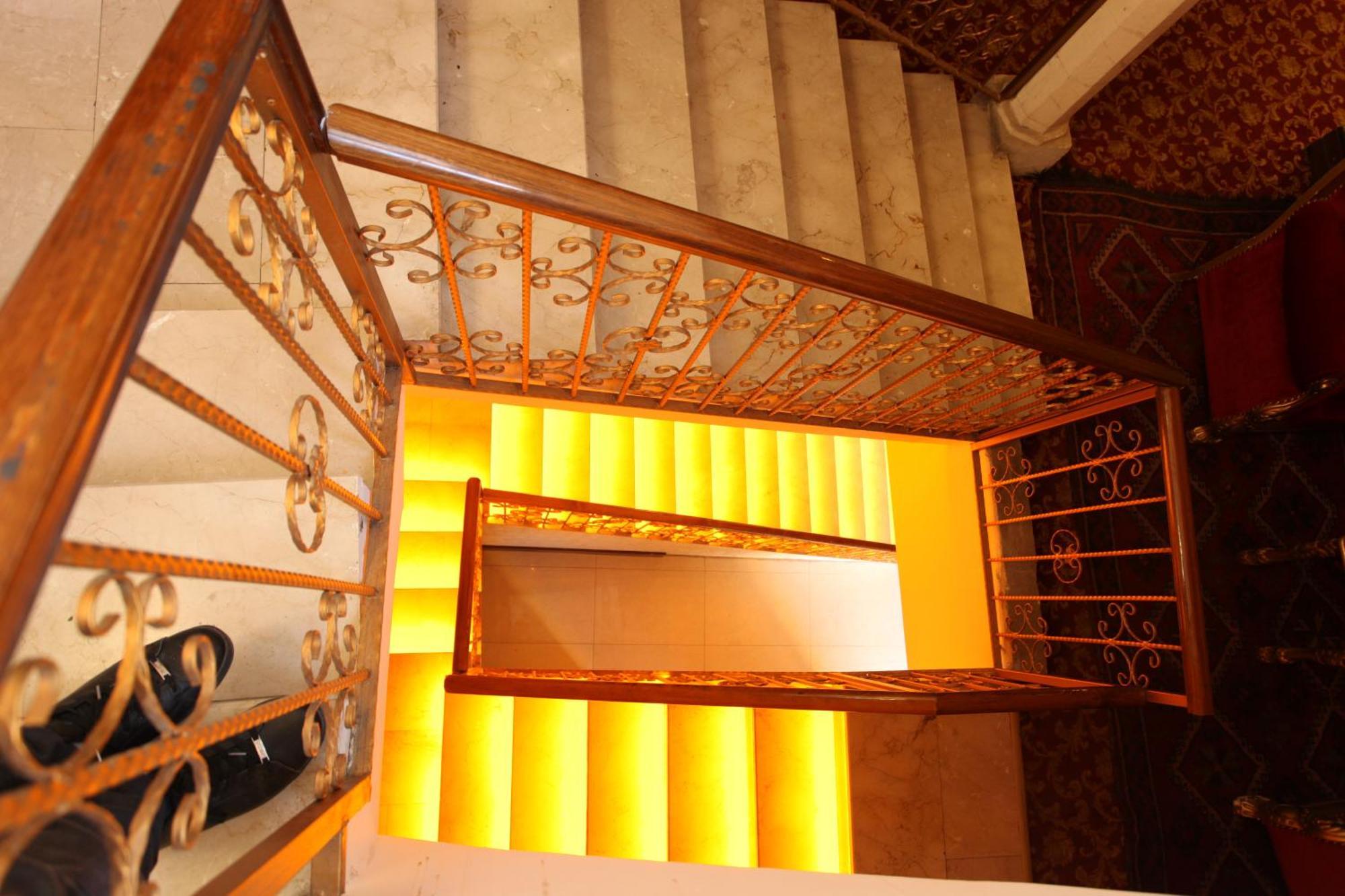 Tughan Hotel Mardin Extérieur photo